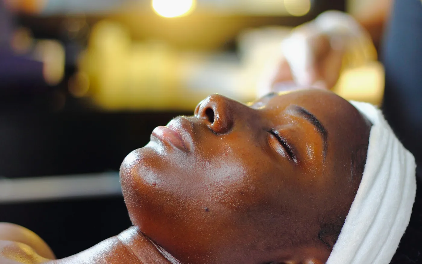 Hands-on work is aimed at the neck rather than at the headache