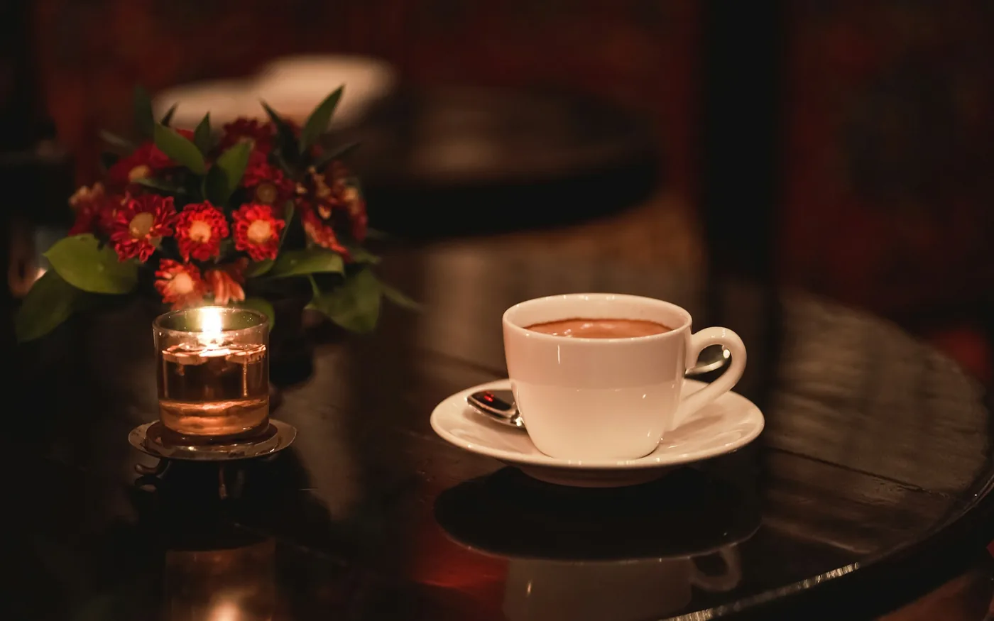 Caffeine and alcohol in the evening make symptoms worse for many people