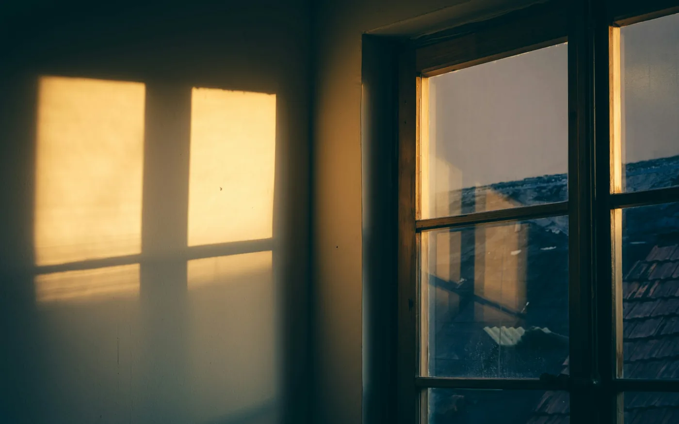 Short days affect sleep and mood, and both lower pain threshold