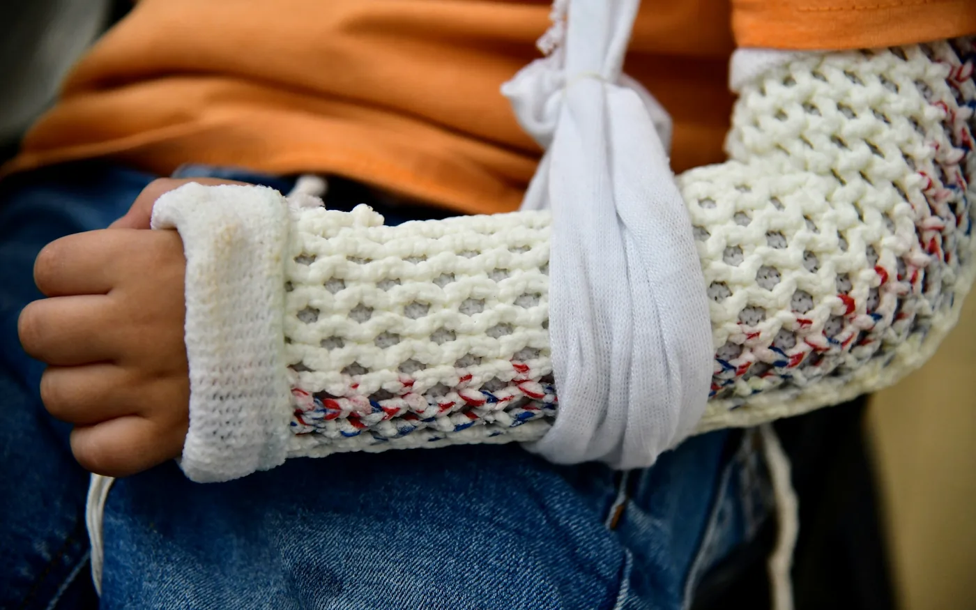 A counterforce strap can reduce load on the tendon while it settles