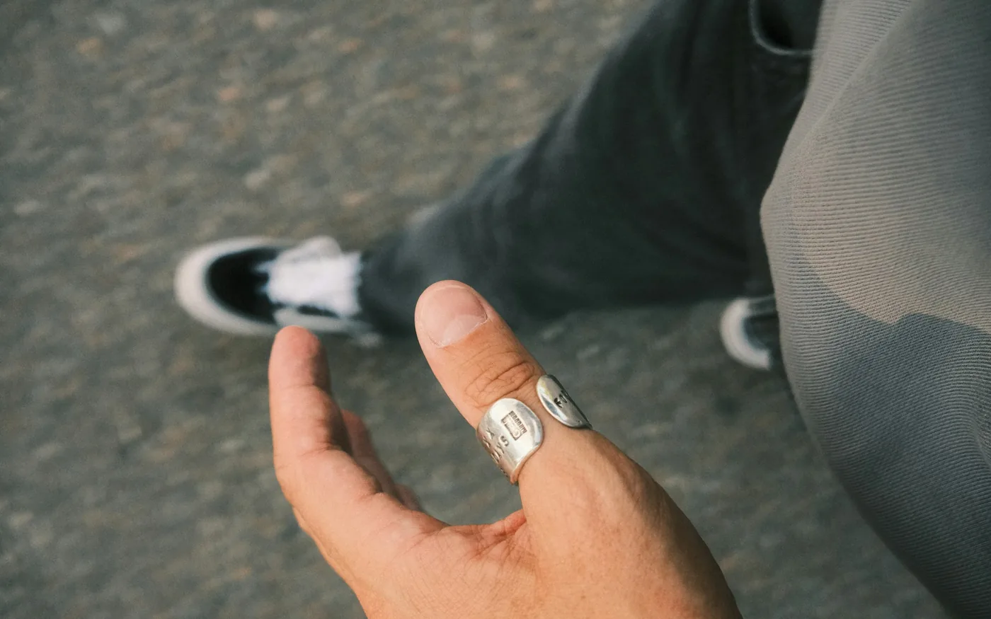 An overnight splint holding the knuckle straight has reasonable support