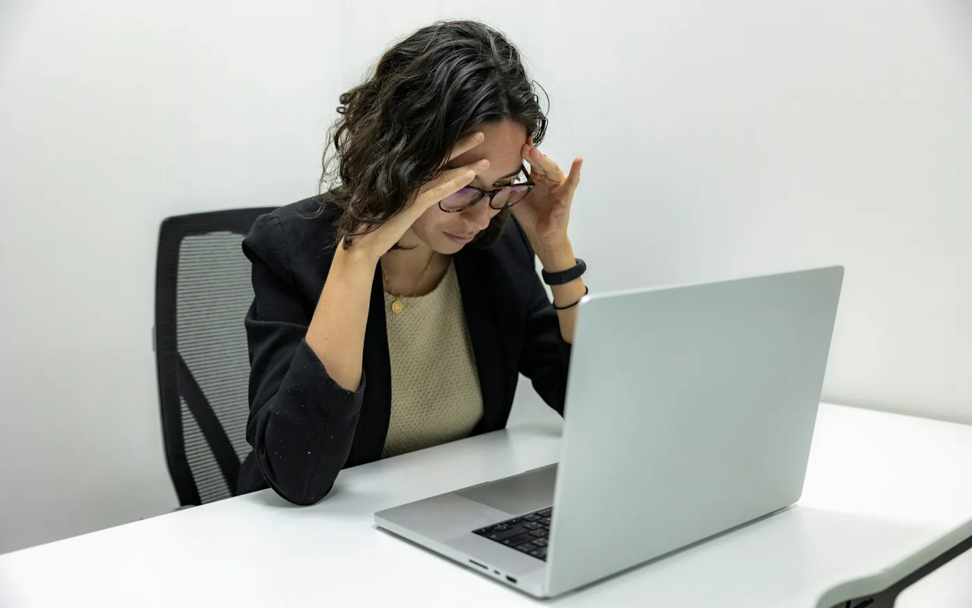Headache from the upper neck is one of the commonest lingering symptoms