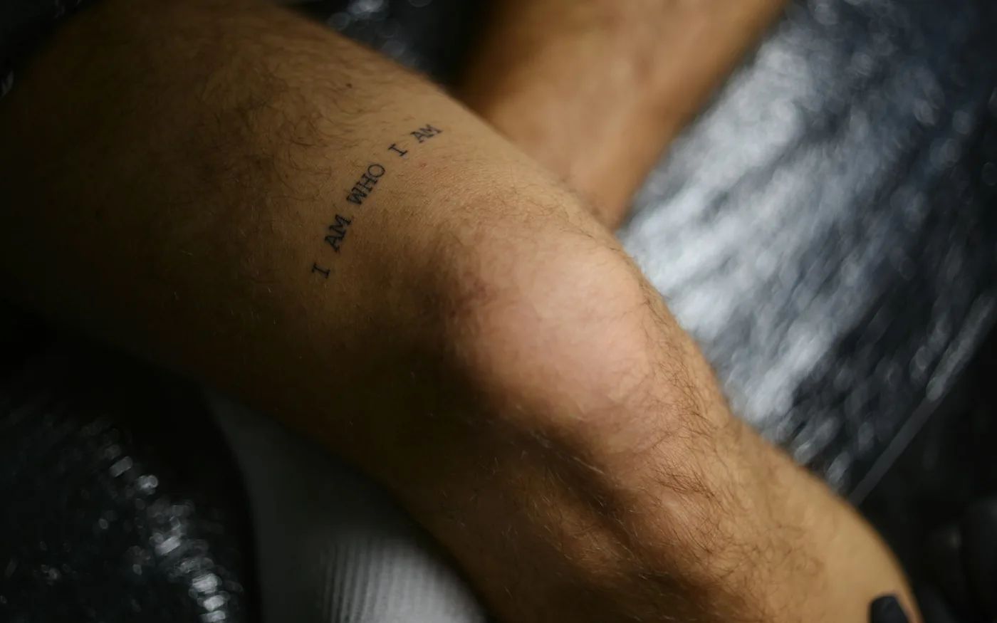 A knee physically stuck part-way is a different situation entirely