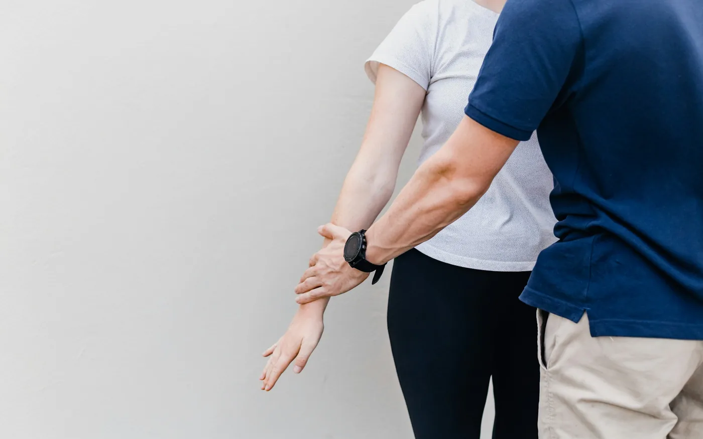 Gentle pendulum movements are usually tolerated in the painful phase