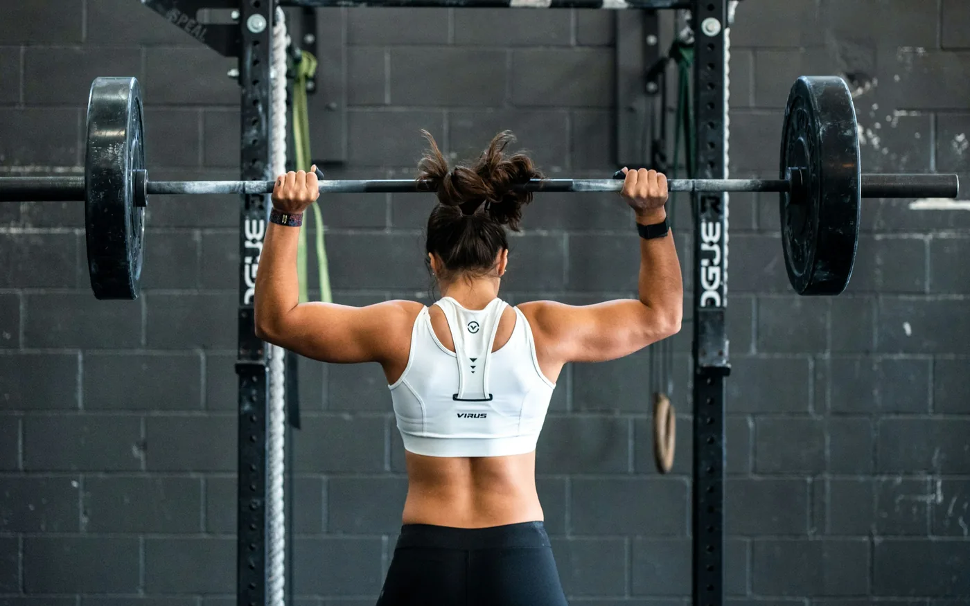 Shoulder blade strengthening is the core of conservative treatment
