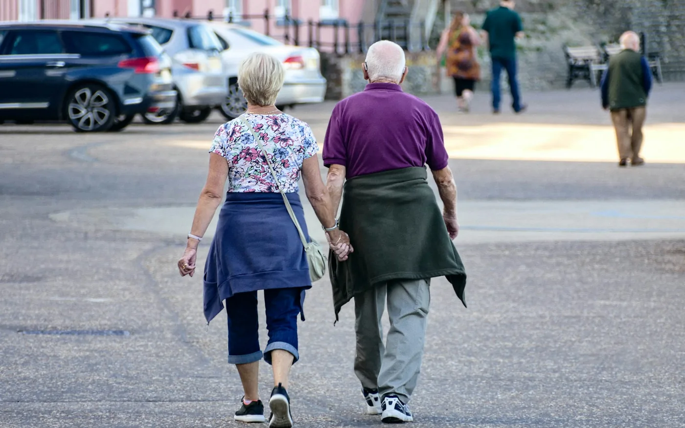 Leg pain that arrives after a predictable walking distance
