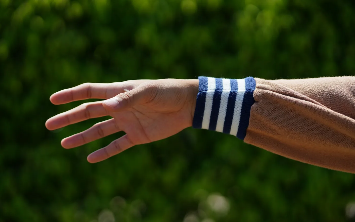 A brace that limits rotation is often more useful than a general wrist splint